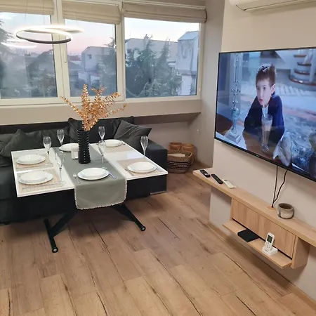 Ilinden, Renovated In Center Apartamento Varna